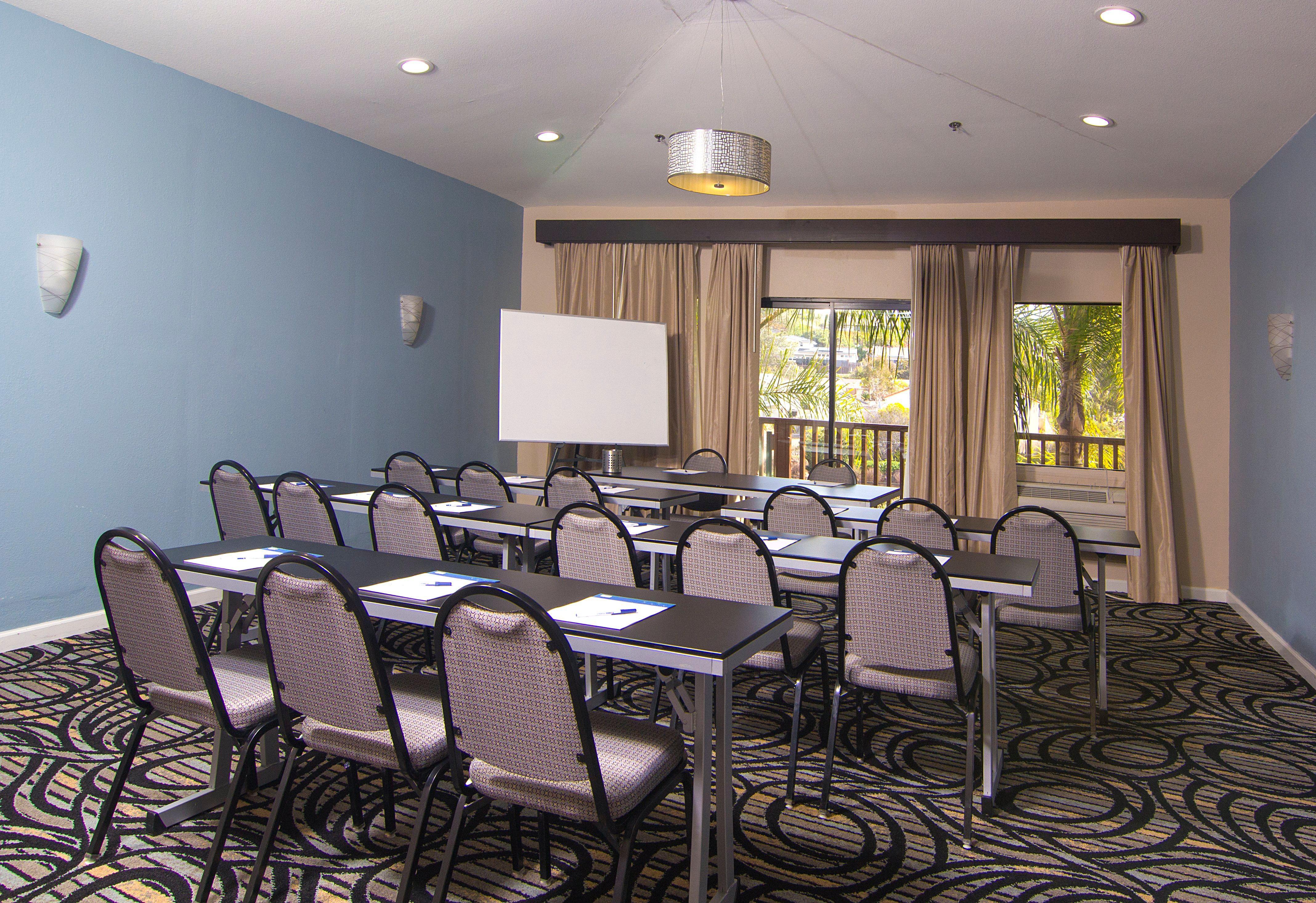 Holiday Inn Express Hotel & Suites Solana Beach-Del Mar By Ihg Bagian luar foto